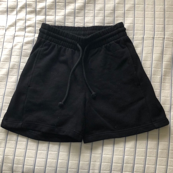 TNA Cozy Fleece Boyfriend Mid-Thigh Sweatshort - Picture 2 of 5